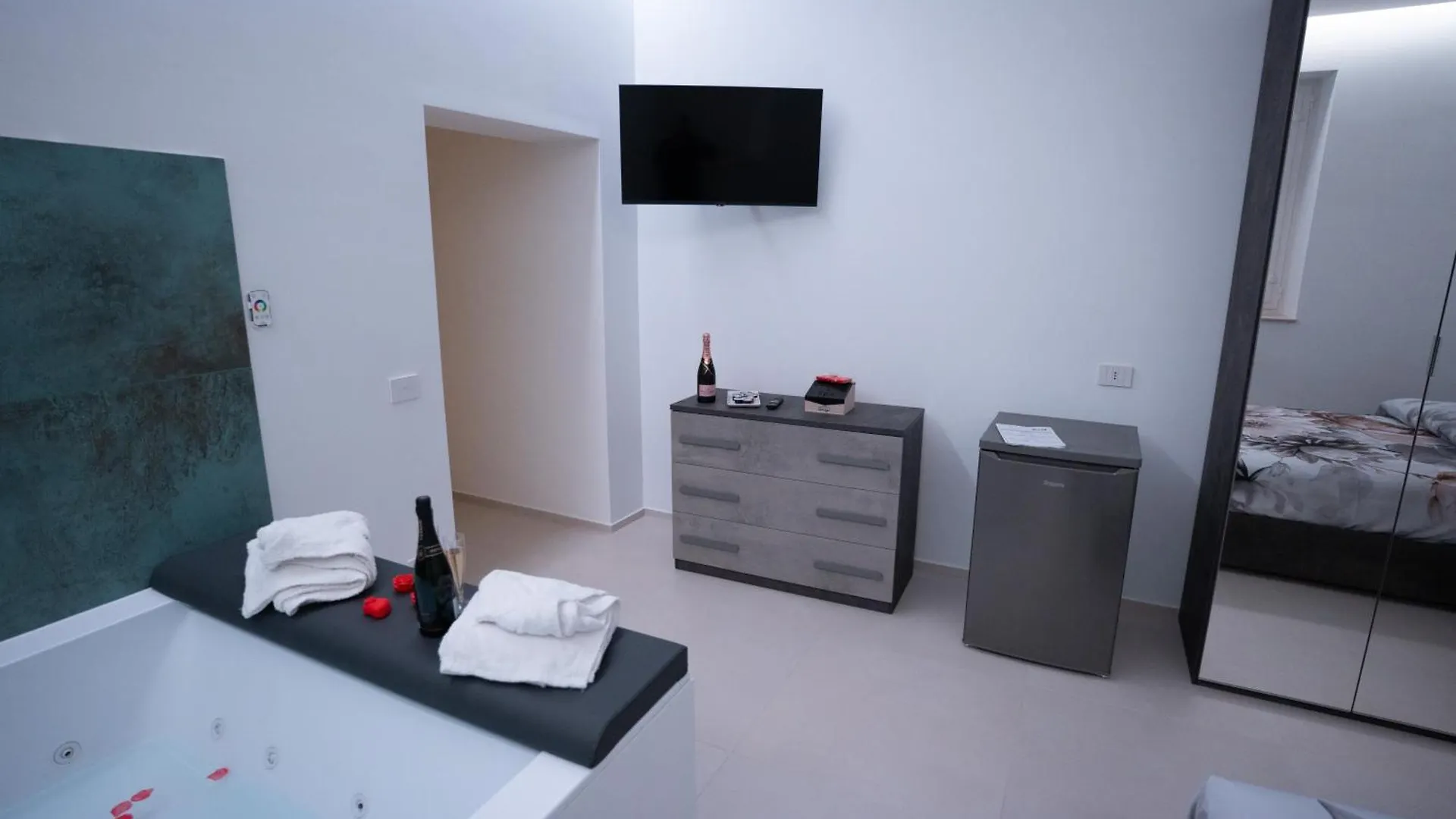 Suite Dreams Luxury Giovinazzo 0*,  Italy